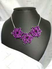 Kytičkový náhrdelník - el. violet