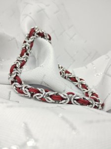 Pružná byzantská vazba