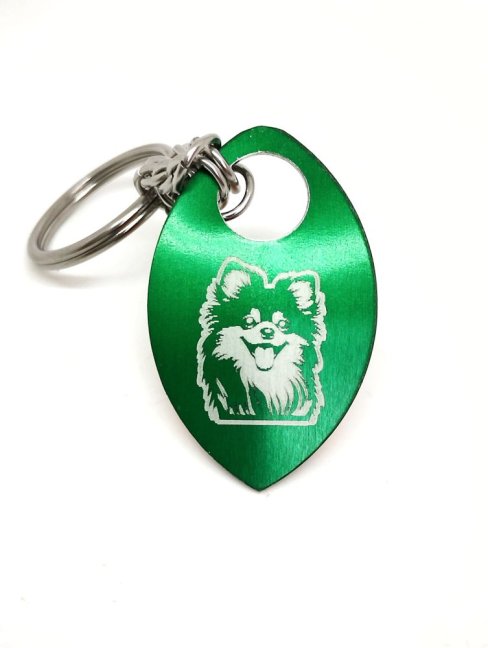 Přívěsek na klíče s gravírovaným obrázkem psa - Barva přívěsku: Zelená, Plemeno: Pomeranian