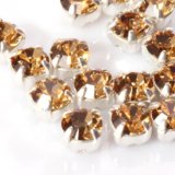 Light topaz